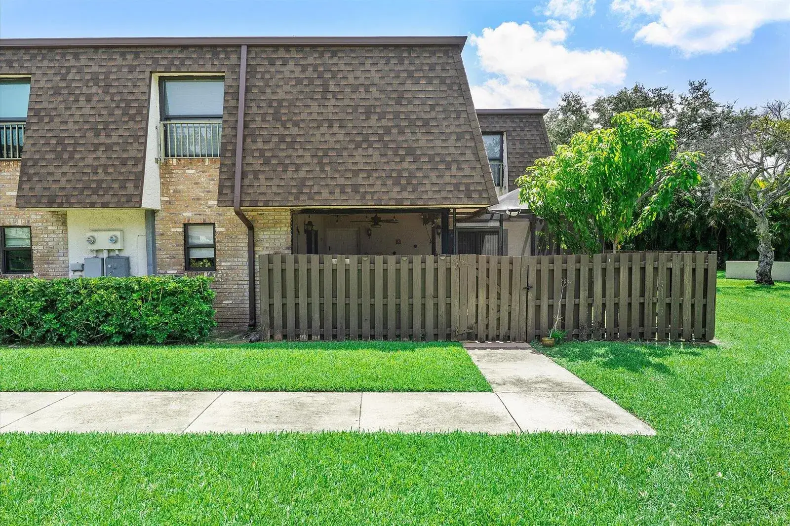 3 bedroom 2 bath Residential for sale at 2562 NW 99TH Avenue, Coral Springs FL 33065