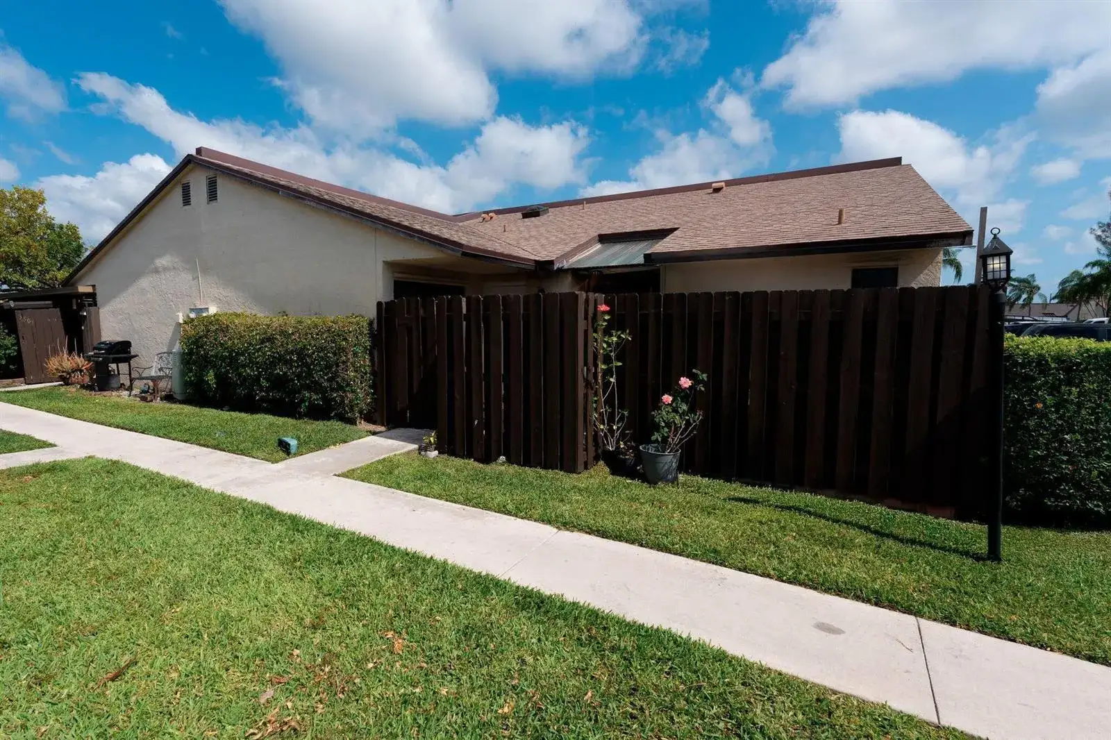 2 bedroom 2 bath Residential for sale at 3504 WATERVIEW Circle, Palm Springs FL 33461