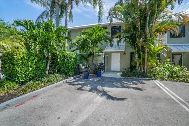 2 bedroom 2 bath Residential for sale at 622 Mariners Way, Boynton Beach FL 33435