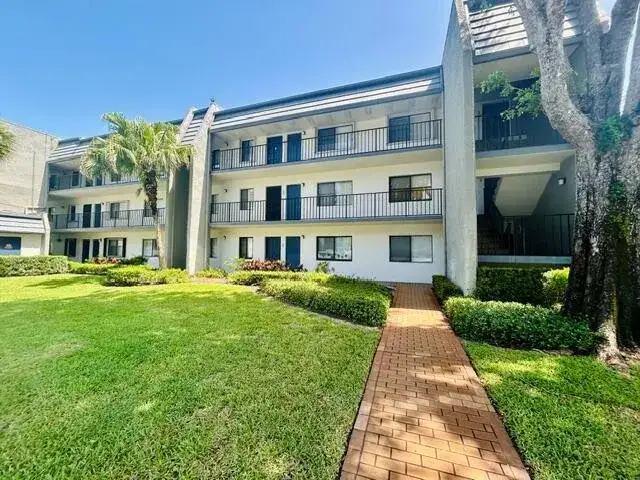 2 bedroom 2 bath Residential for sale at 4801 Esedra Court # 205, Lake Worth FL 33467