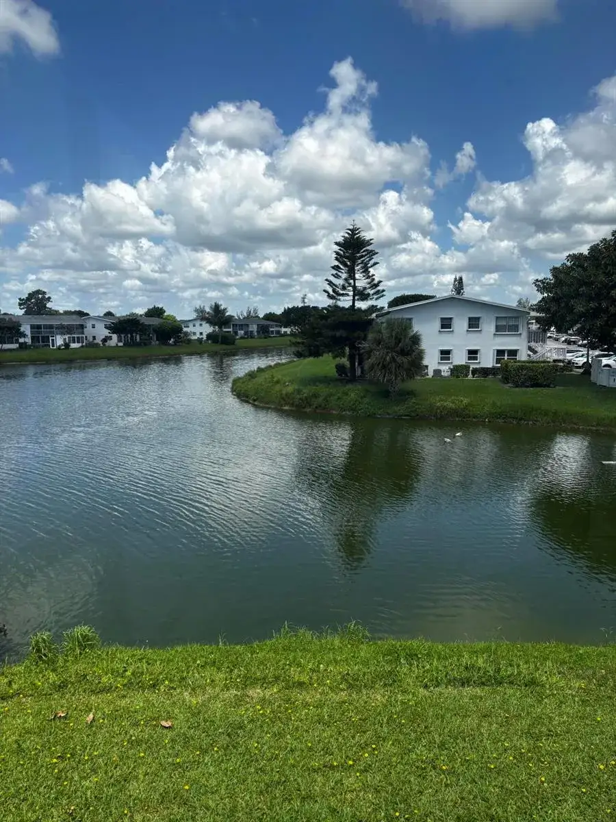 2 bedroom 2 bath Residential for sale at 13 CHATHAM A, West Palm Beach FL 33417