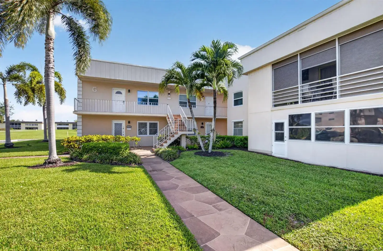 2 bedroom 2 bath Residential for sale at 332 Capri G, Delray Beach FL 33484