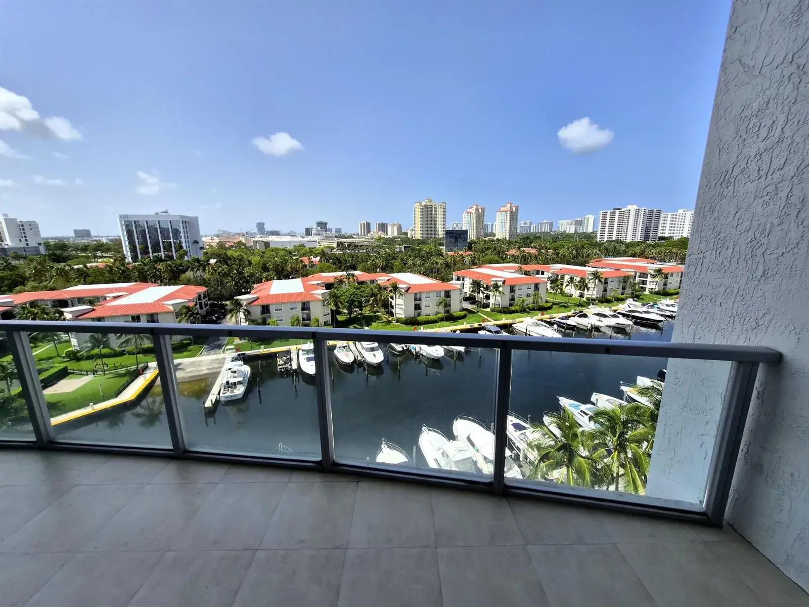 2 bedroom 2 bath Residential for sale at 3029 NE 188th Street # 805, Aventura FL 33180