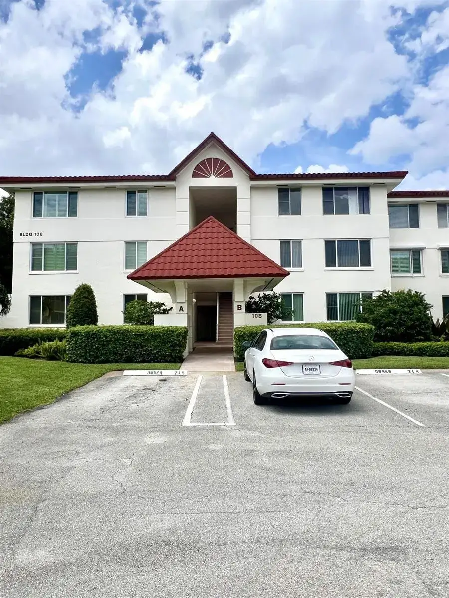 2 bedroom 2 bath Residential Lease for rent at 108 Half Moon Circle # B3, Hypoluxo FL 33462