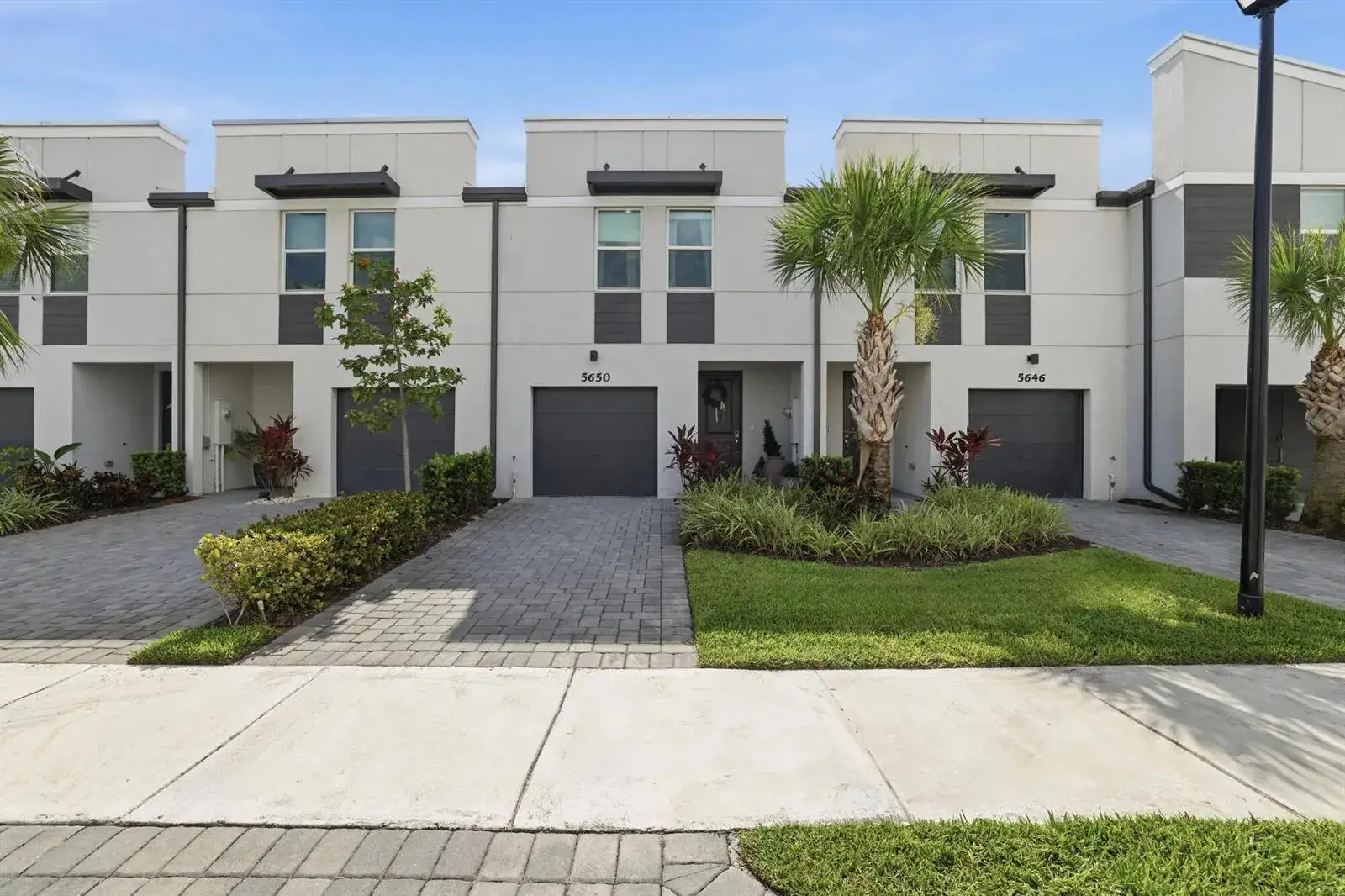 3 bedroom 2 bath Residential for sale at 5650 Enclave Drive, Mangonia Park FL 33407