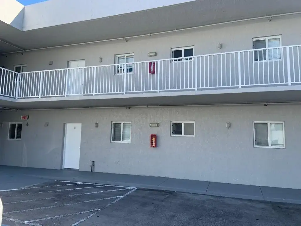 2 bedroom 1 bath Residential Lease for rent at 750 SW 2ND Street # 3, Miami FL 33130