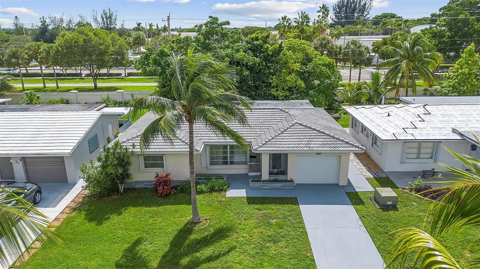 2 bedroom 2 bath Residential for sale at 8604 NW 57TH Court, Tamarac FL 33321
