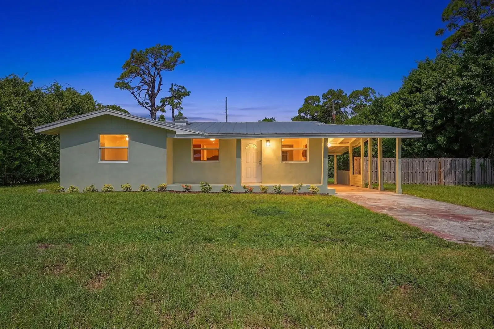 2 bedroom 1 bath Residential for sale at 5926 SE INEZ Avenue, Stuart FL 34997