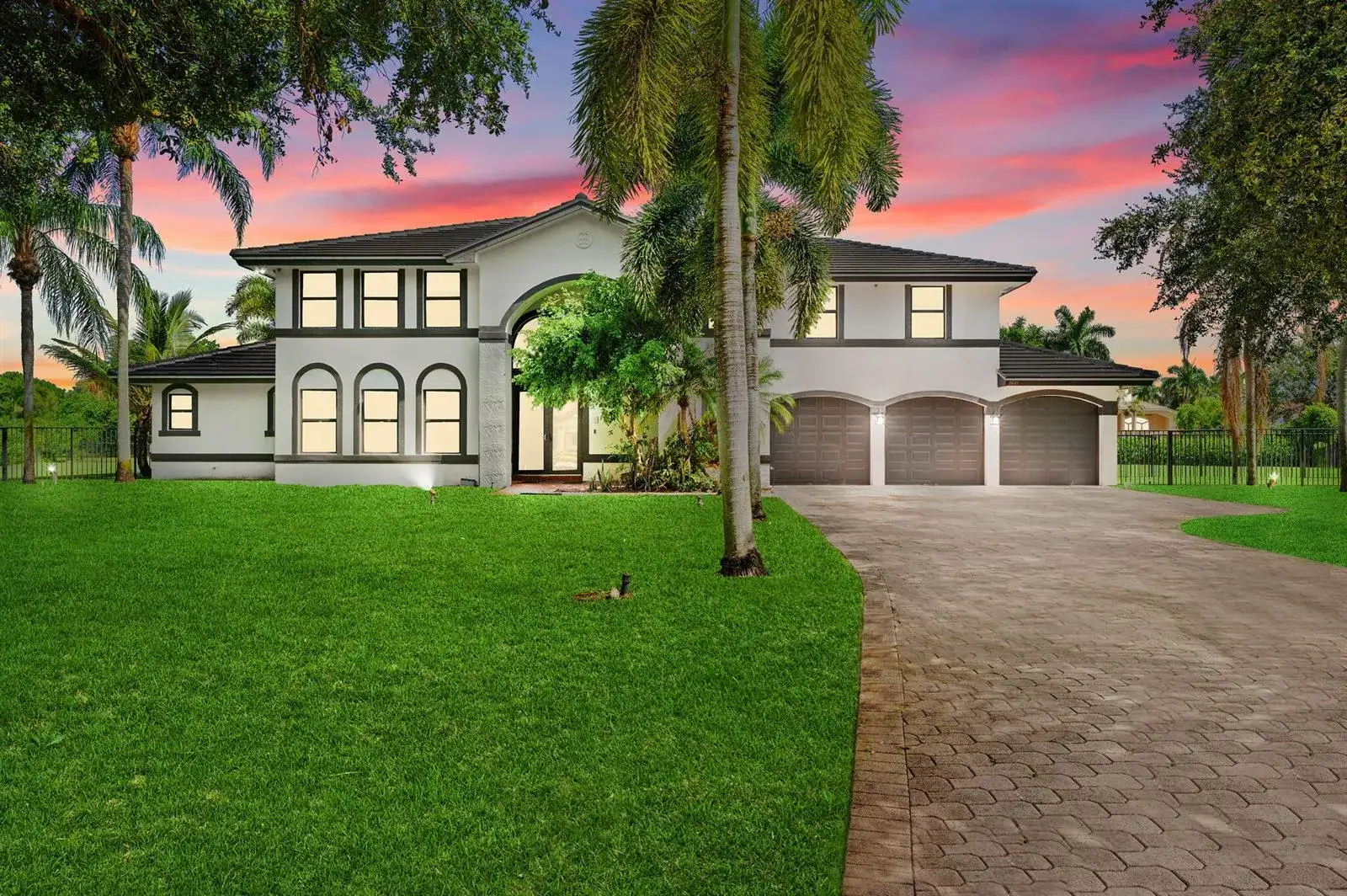 5 bedroom 3 bath Residential for sale at 10641 SW 37TH Place, Davie FL 33328