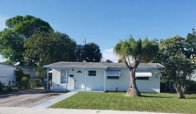 3 bedroom 1 bath Residential Lease for rent at 1423 7th Street, West Palm Beach FL 33401