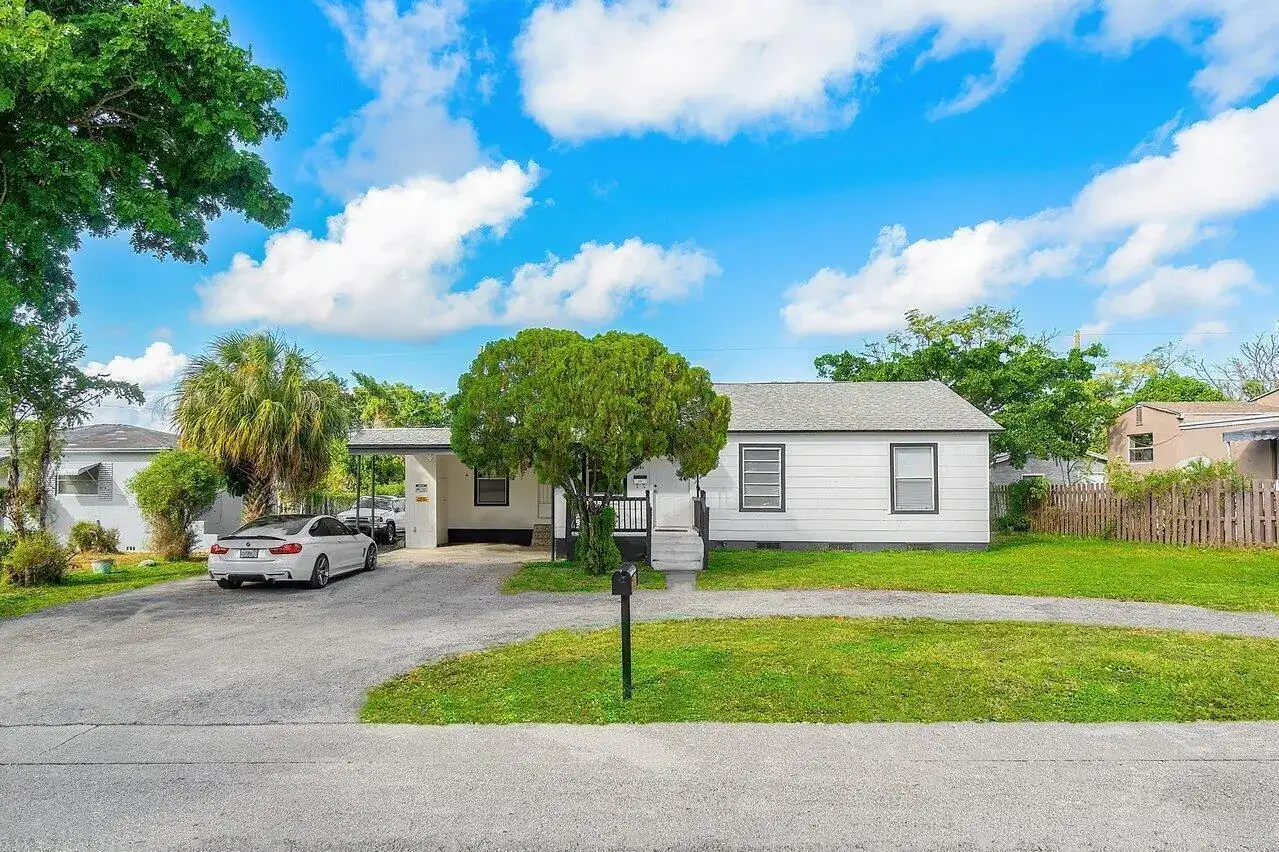3 bedroom 2 bath Residential for sale at 921 43RD Street, West Palm Beach FL 33407