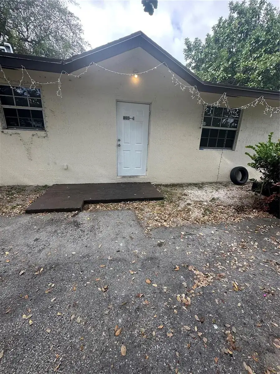 2 bedroom 1 bath Residential Lease for rent at 1208 N 57TH Avenue # B, Hollywood FL 33021