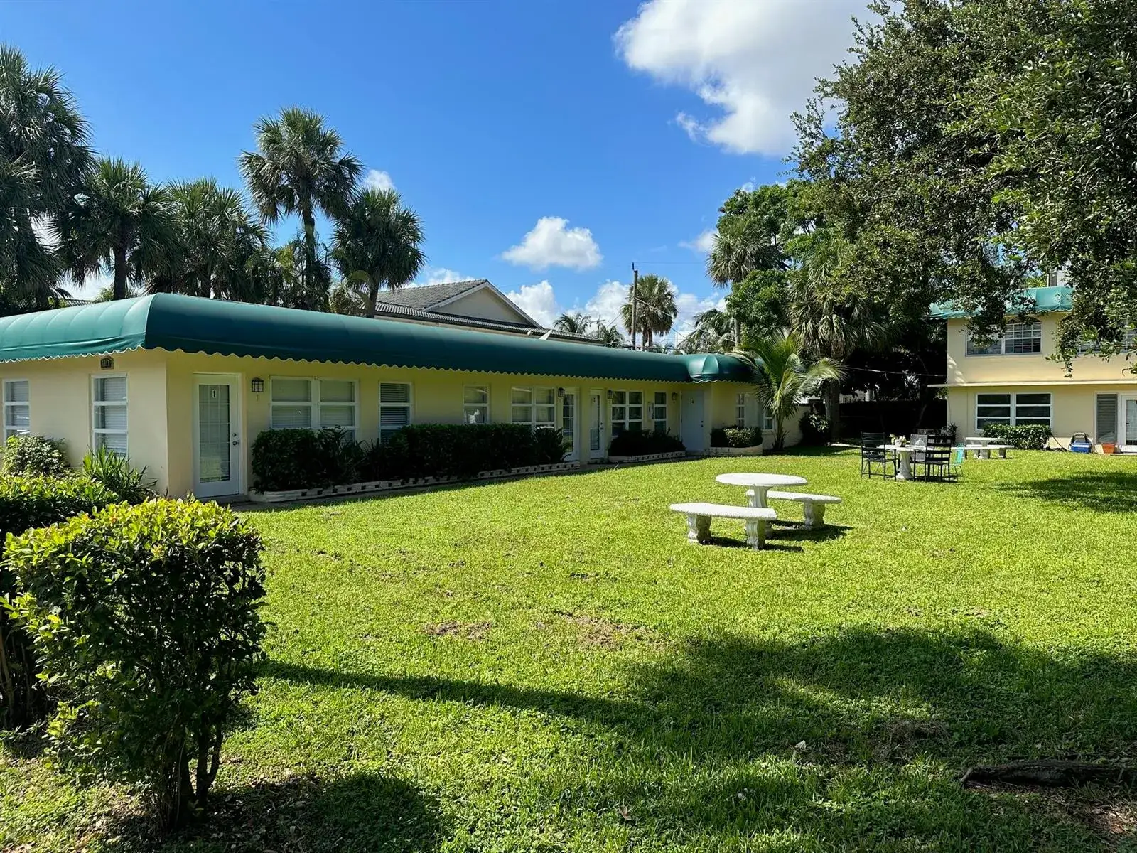 1 bedroom 1 bath Residential Lease for rent at 1917 NE 2ND Street # 2, Deerfield Beach FL 33441
