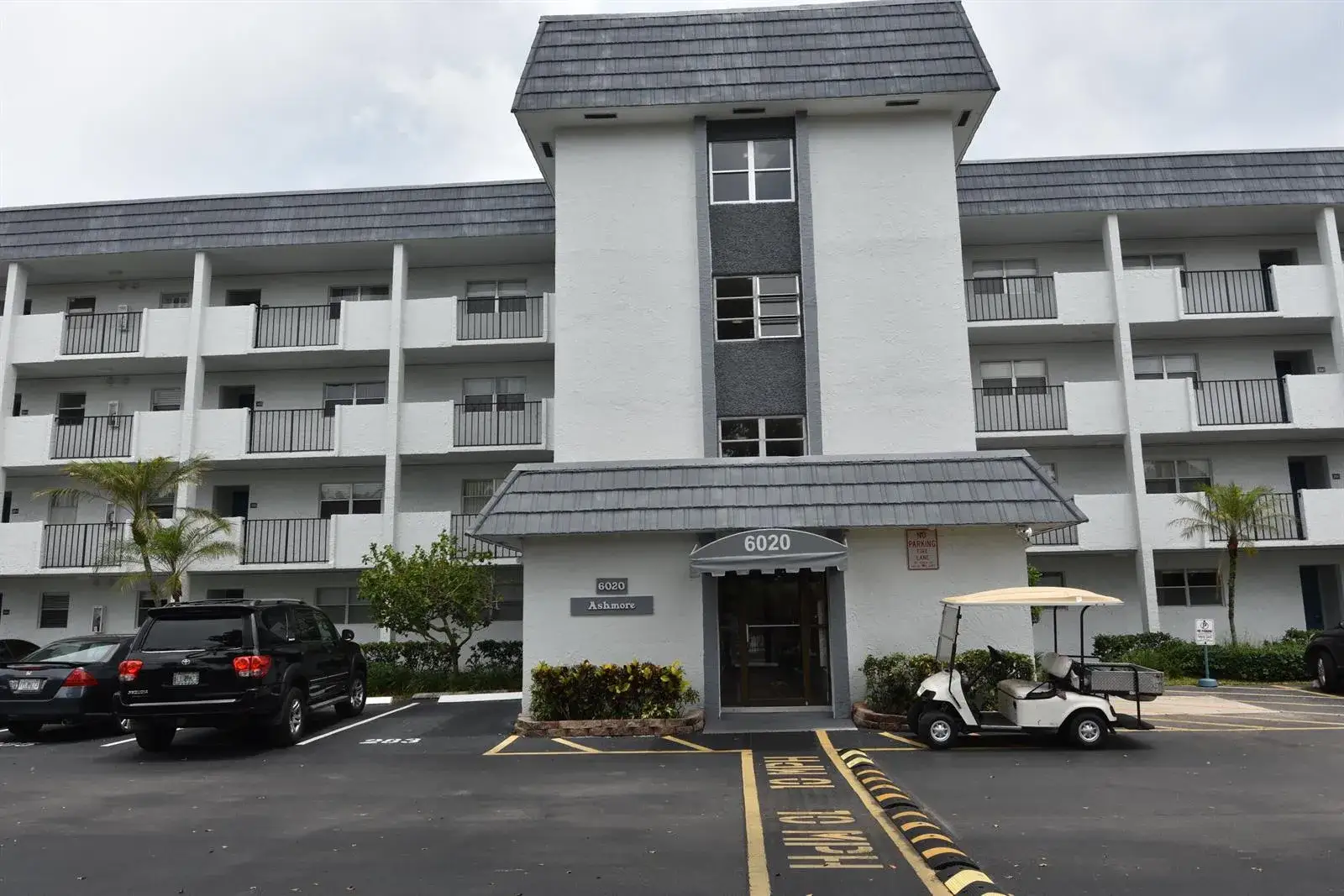 2 bedroom 2 bath Residential for sale at 6020 NW 44th Street # 304, Lauderhill FL 33319