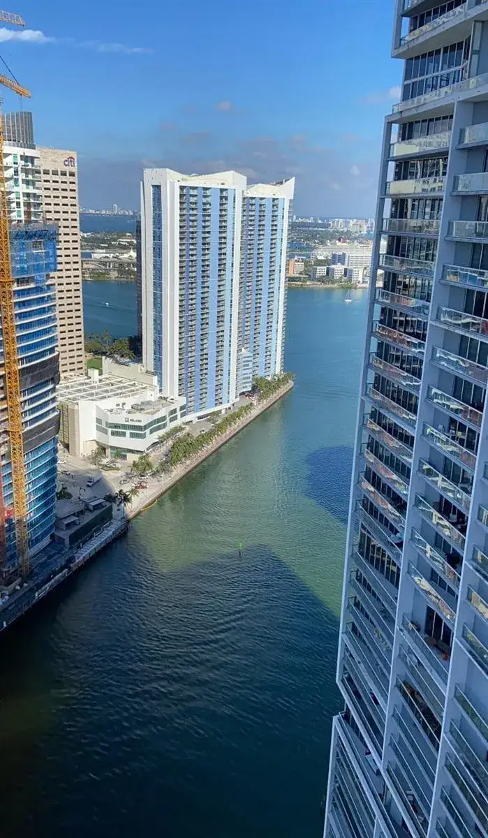 2 bedroom 2 bath Residential Lease for rent at 475 BRICKELL Avenue # 4615, Miami FL 33131