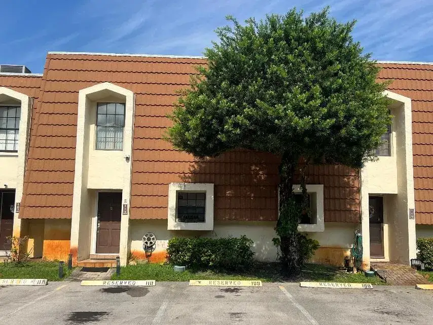 2 bedroom 2 bath Residential for sale at 113 NW 115th Terrace, Plantation FL 33325