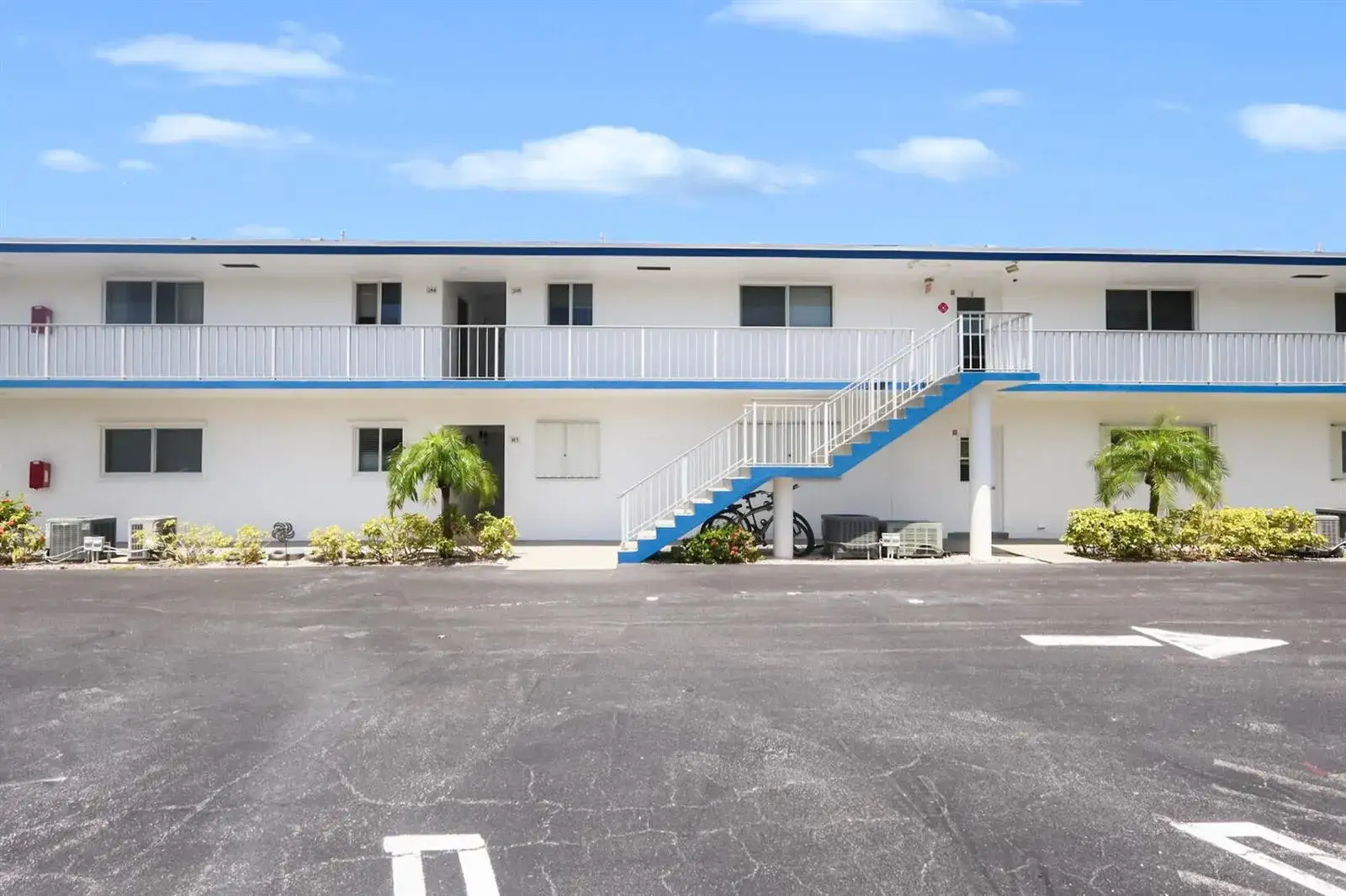 2 bedroom 2 bath Residential for sale at 11 Garden Street # 206T, Tequesta FL 33469