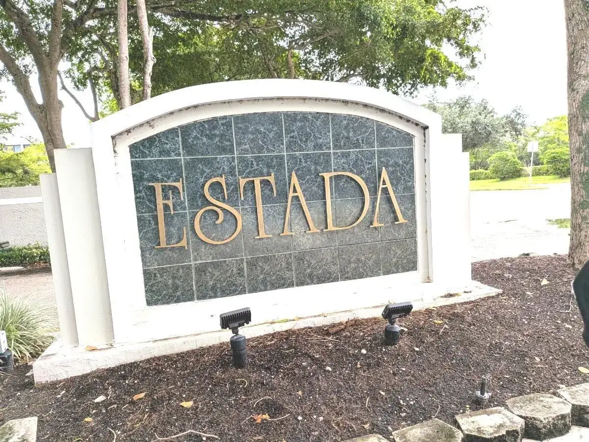 3 bedroom 2 bath Residential Lease for rent at 20852 Vía Madeira, Boca Raton FL 33433