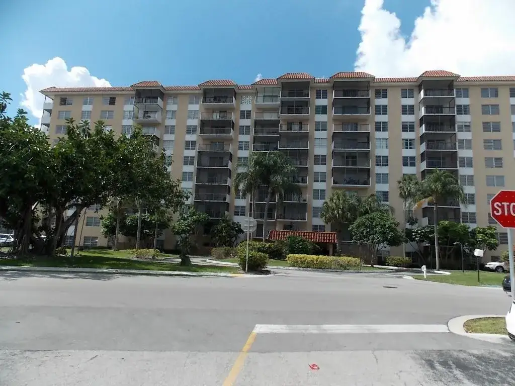 2 bedroom 2 bath Residential for sale at 4174 Inverrary Drive # 702, Lauderhill FL 33319
