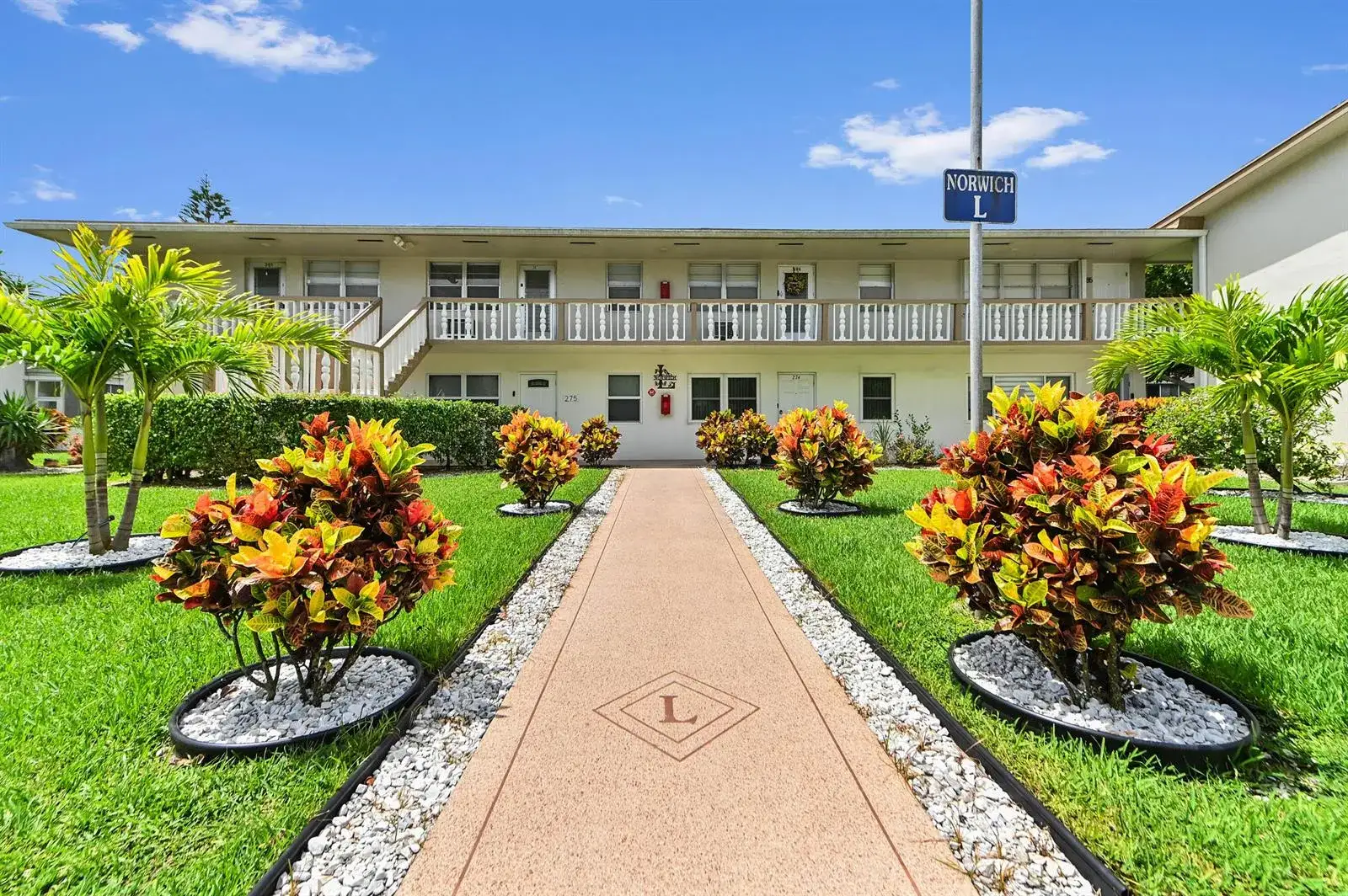 1 bedroom 1 bath Residential for sale at 270 Norwich L, West Palm Beach FL 33417