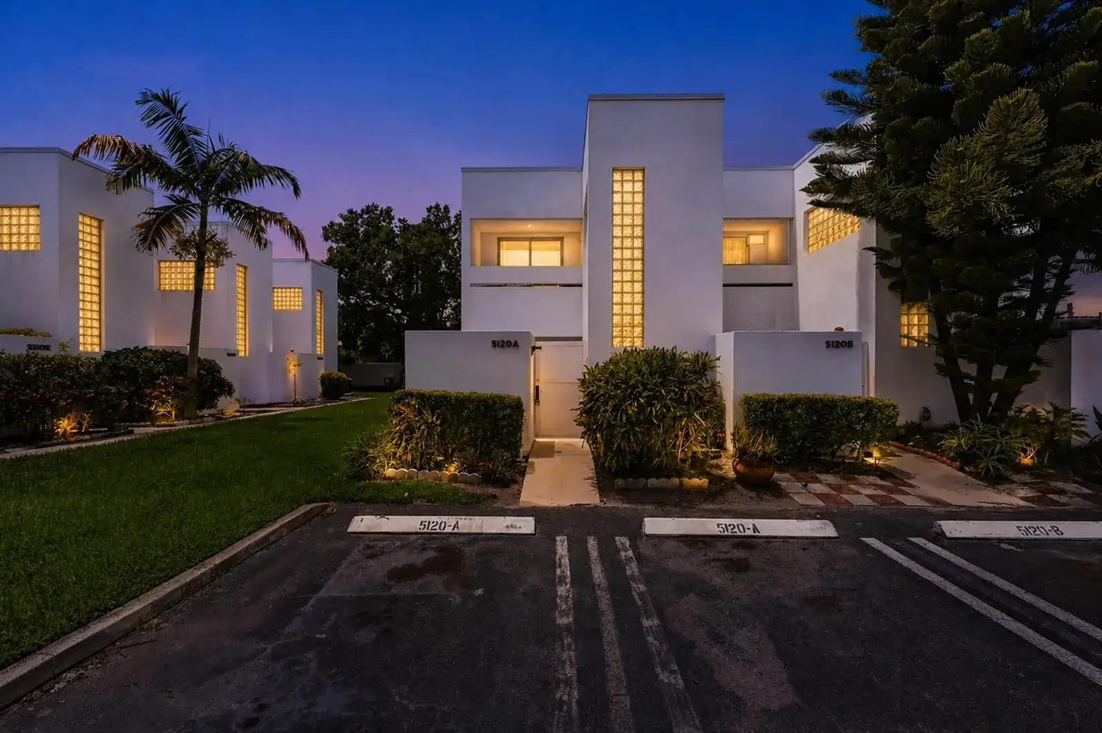2 bedroom 1 bath Residential Lease for rent at 5120 Elmhurst Road # A, West Palm Beach FL 33417