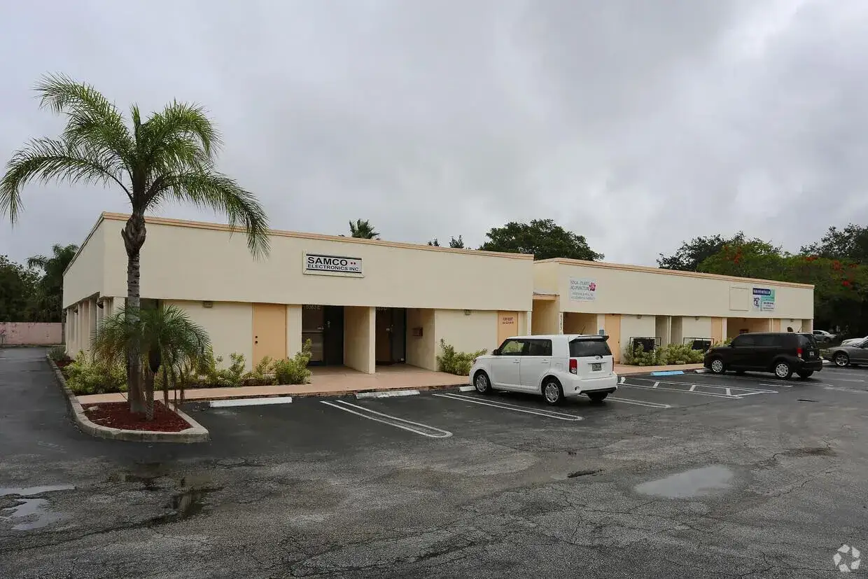 Commercial Sale for sale at 6383 10th Avenue N, FL 33463