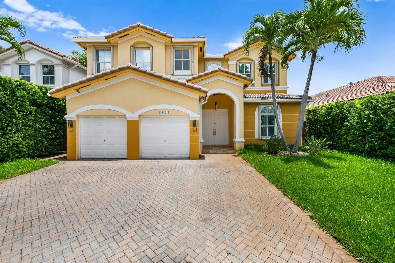 4 bedroom 4 bath Residential for sale at 11491 NW 82nd Terrace NW, Doral FL 33178