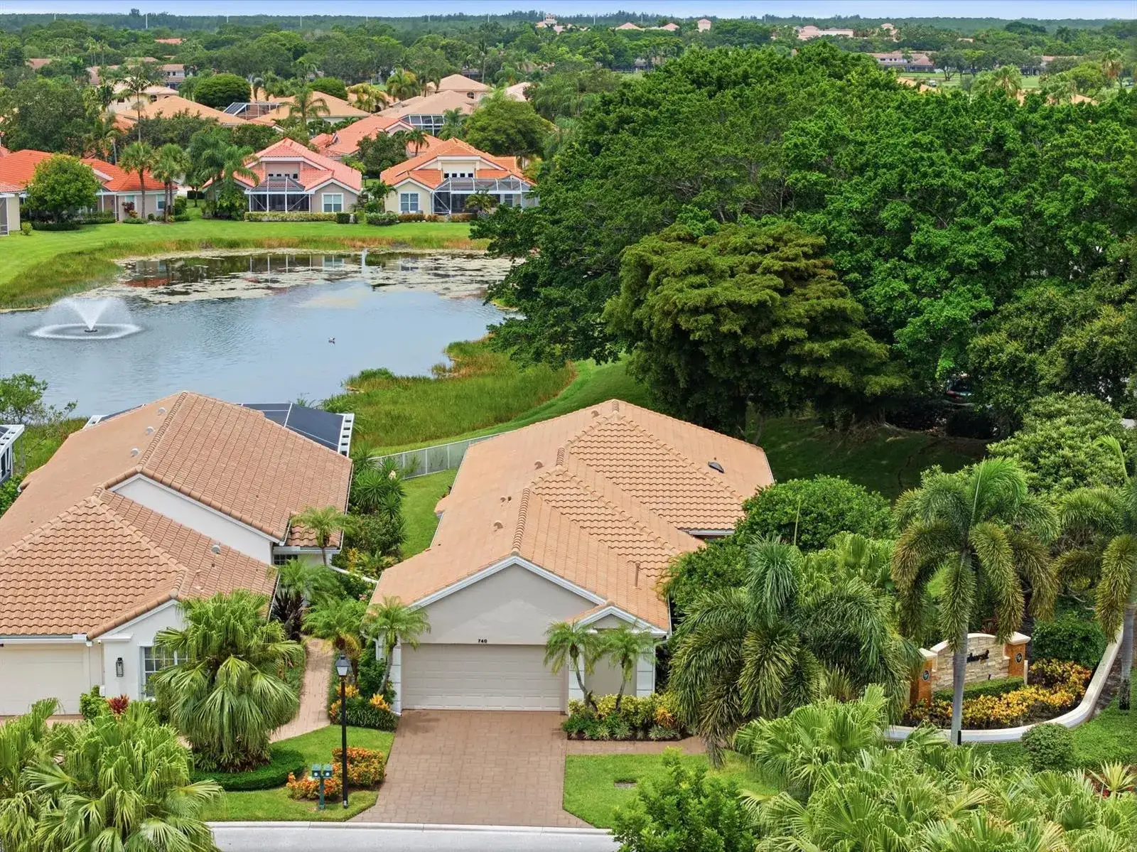 3 bedroom 3 bath Residential for sale at 740 Pinehurst Way, Palm Beach Gardens FL 33418