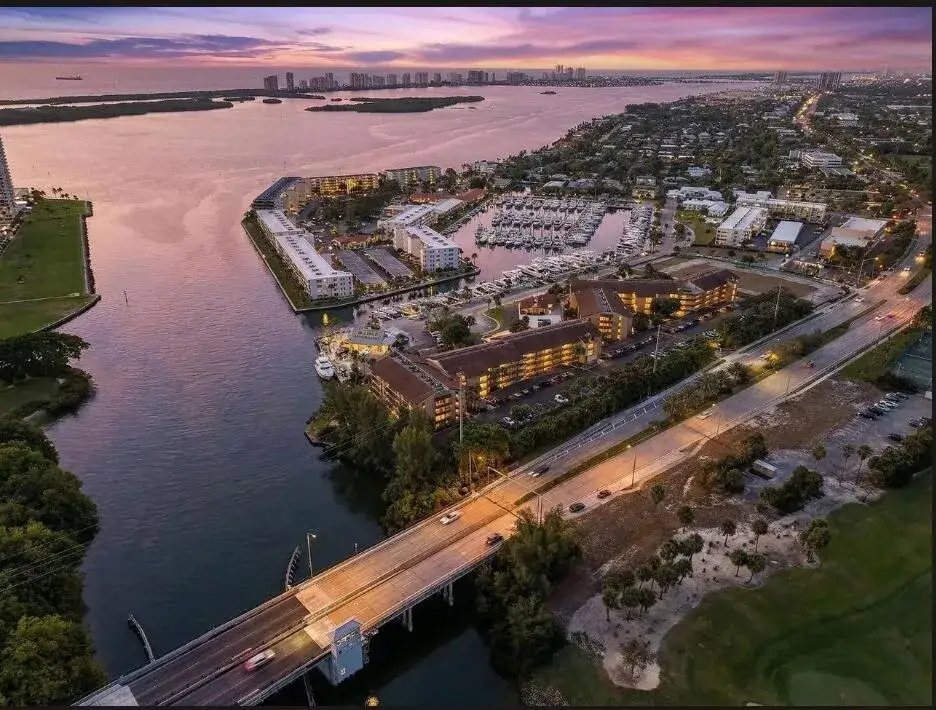 2 bedroom 2 bath Residential for sale at 1036 US Highway 1 # 121, North Palm Beach FL 33408