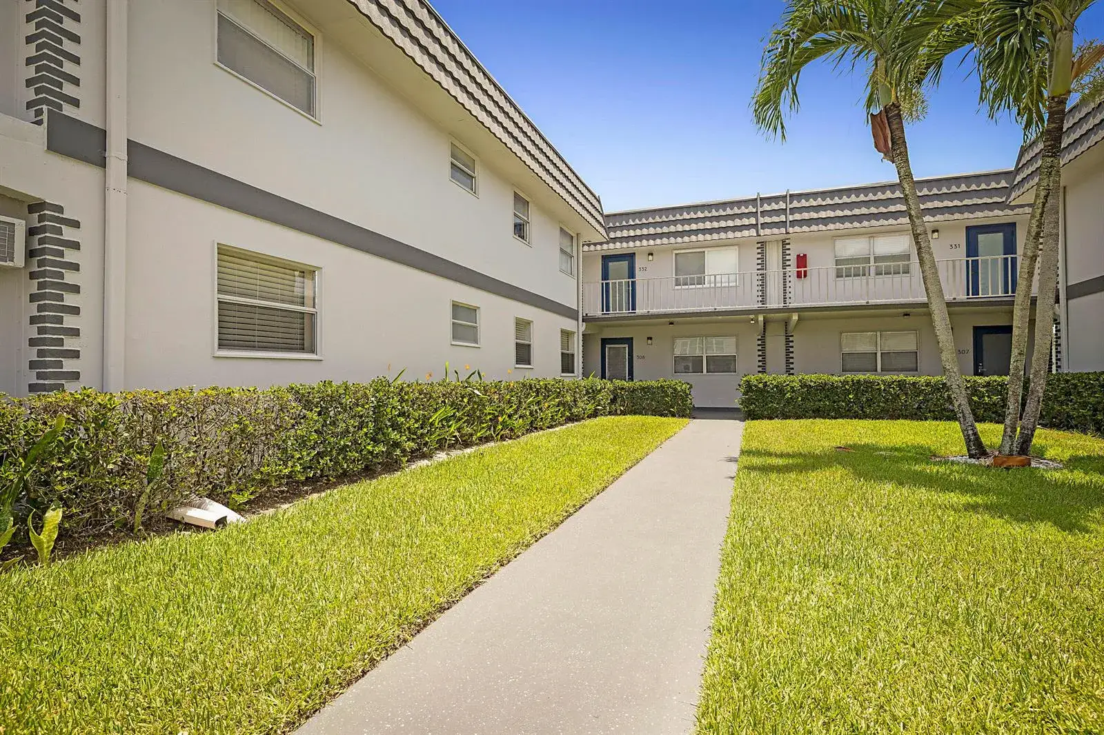 2 bedroom 2 bath Residential for sale at 308 Saxony G, Delray Beach FL 33446