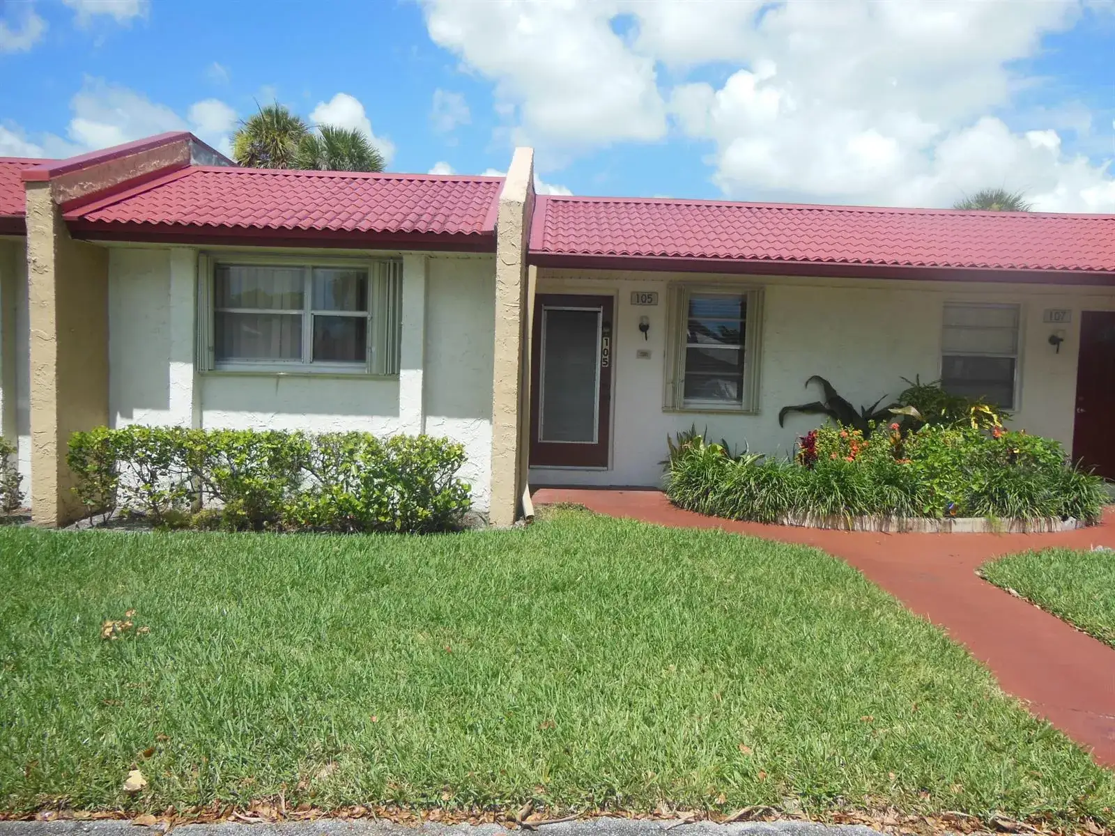 2 bedroom 2 bath Residential Lease for rent at 105 Lake Helen Drive, West Palm Beach FL 33411
