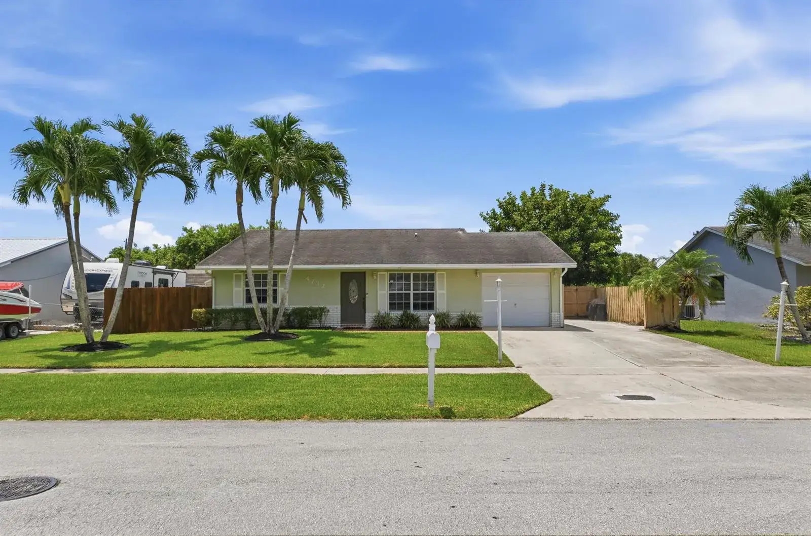 3 bedroom 2 bath Residential for sale at 4732 CARTHAGE Circle S, Lake Worth FL 33463