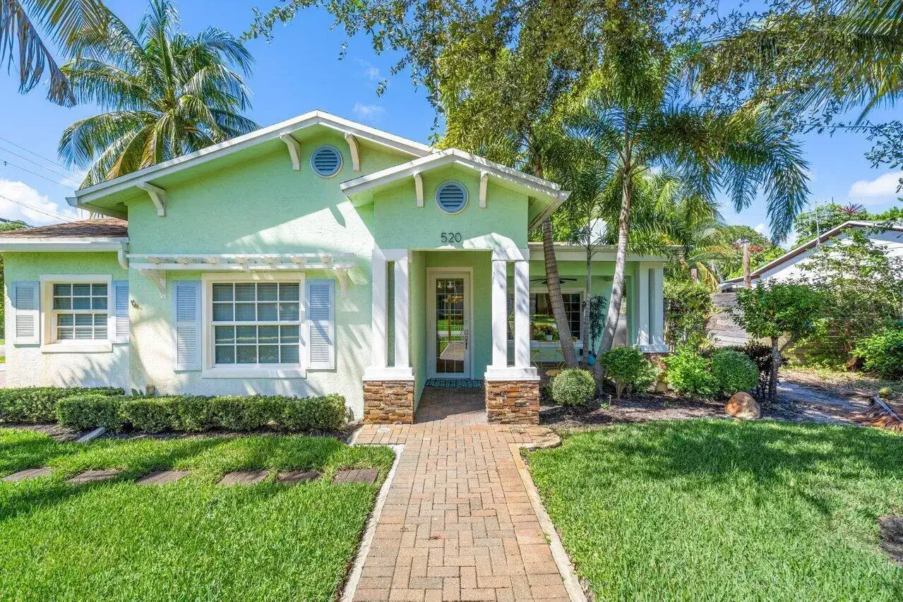 3 bedroom 2 bath Residential for sale at 520 NE 3RD Avenue, Delray Beach FL 33444