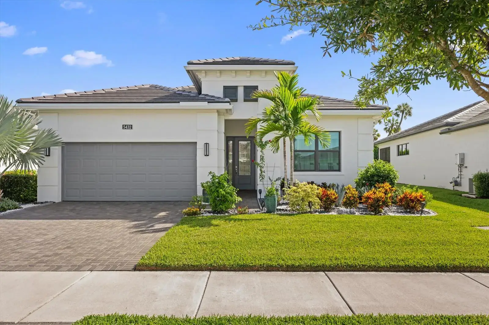 2 bedroom 2 bath Residential for sale at 5432 Saint Armands Way, Westlake FL 33470