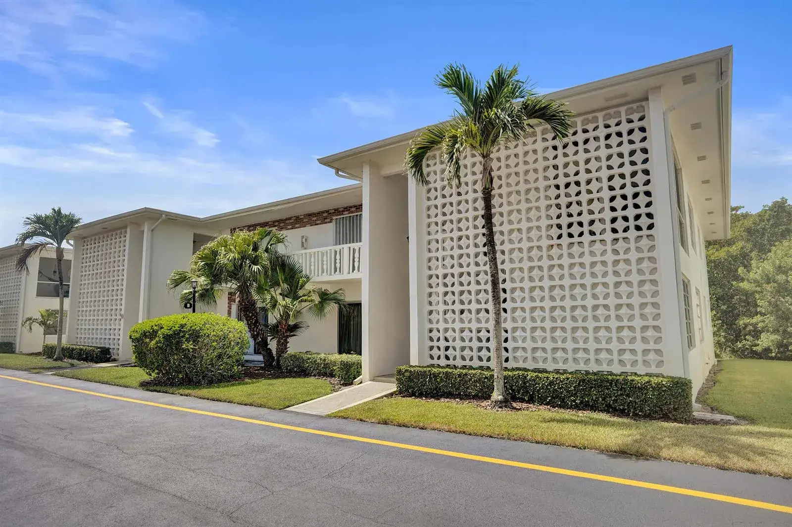 2 bedroom 2 bath Residential for sale at 4501 S Ocean Boulevard # B3, South Palm Beach FL 33480