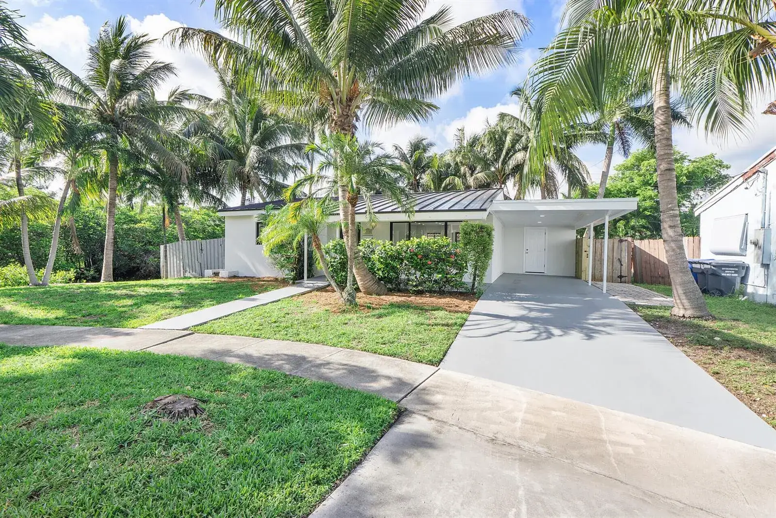 2 bedroom 1 bath Residential for sale at 3030 ARTHUR Street, Hollywood FL 33021