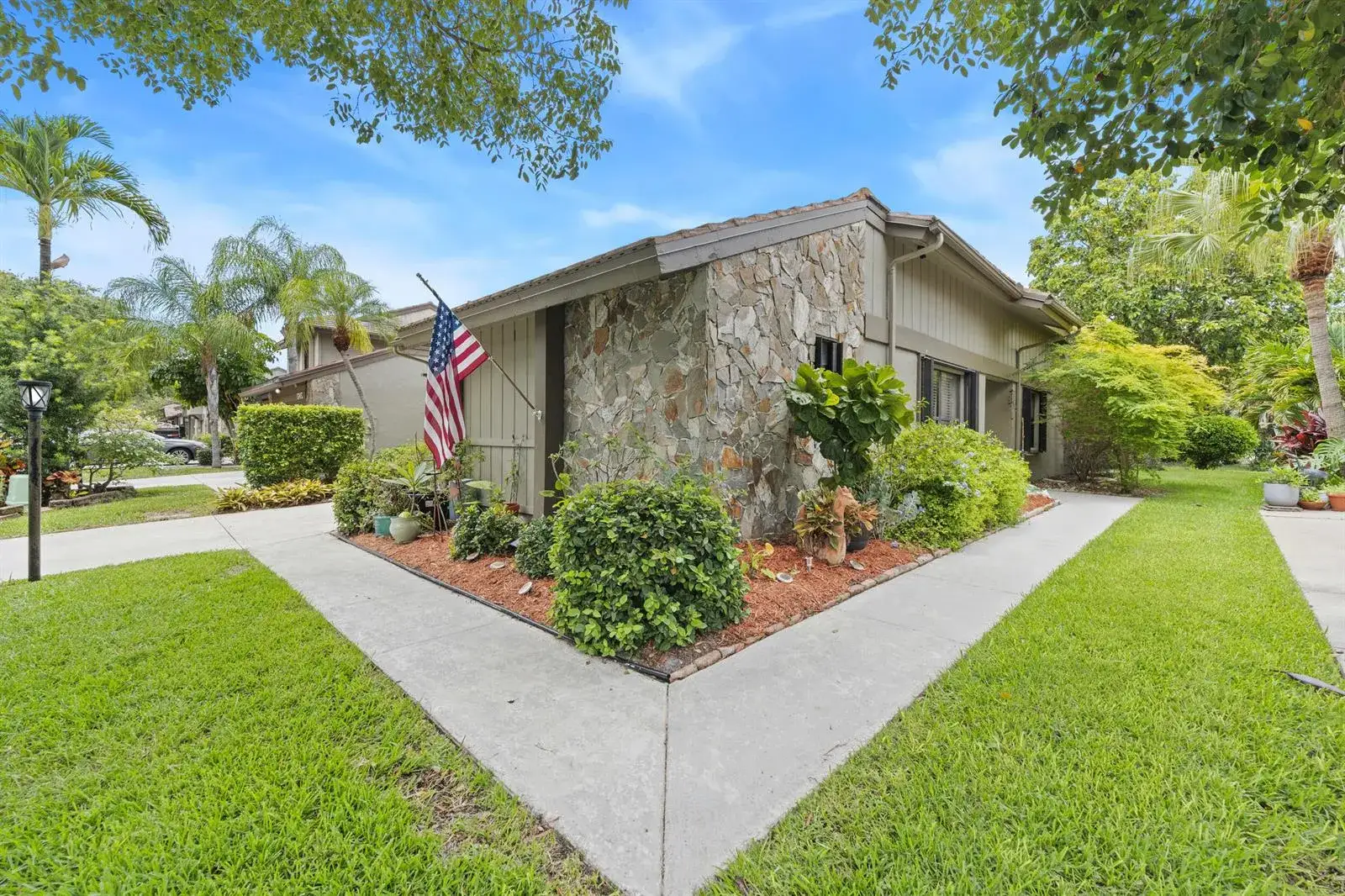 2 bedroom 2 bath Residential for sale at 5137 THYME Drive, Palm Beach Gardens FL 33418