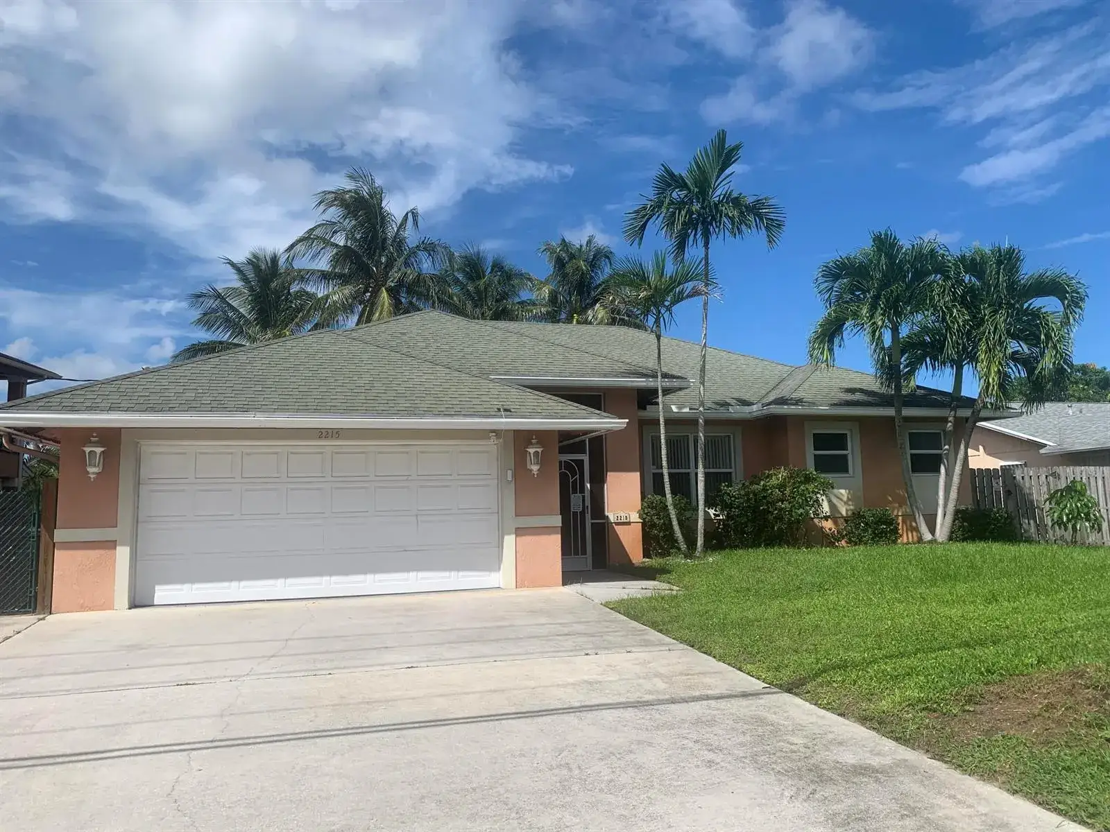 4 bedroom 3 bath Residential for sale at 2215 HYPOLUXO Road, Lake Worth FL 33462