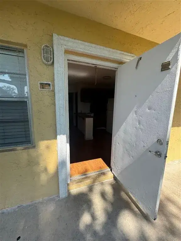 1 bedroom 1 bath Residential Lease for rent at 5192 NE 6TH Avenue # 805, Oakland Park FL 33334