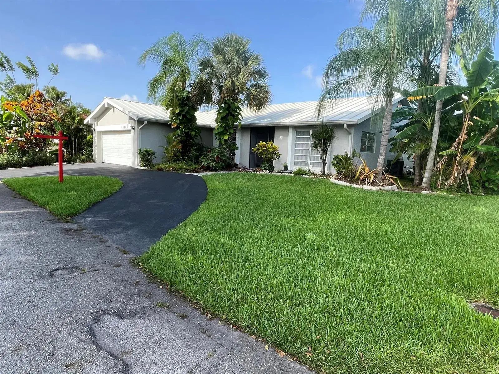 3 bedroom 3 bath Residential for sale at 4804 MANGO Drive, Tamarac FL 33319