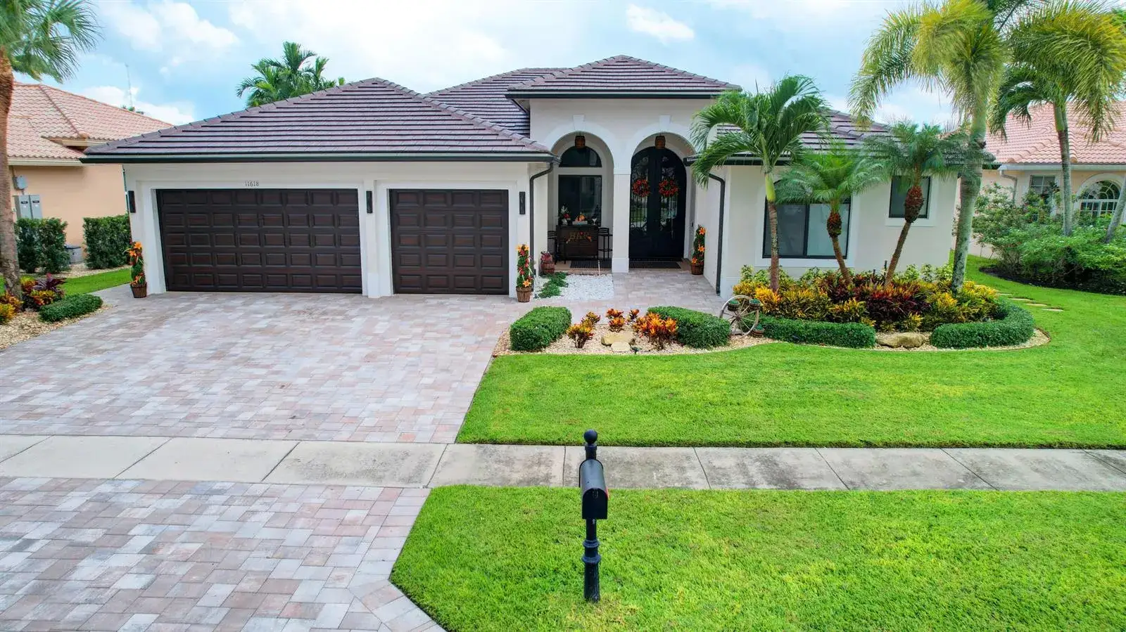 5 bedroom 3 bath Residential for sale at 11618 MANATEE BAY Lane, Wellington FL 33449