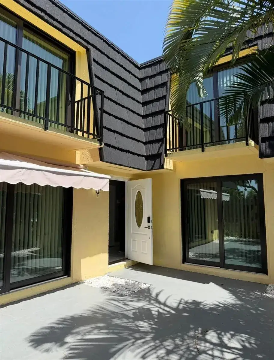 2 bedroom 2 bath Residential Lease for rent at 232 WOODLAND Road, Palm Springs FL 33461