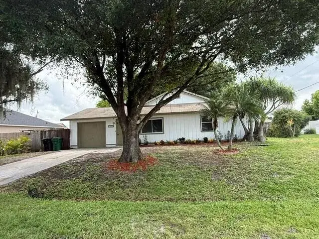 2008 SW Hampshire Lane, Port St. Lucie FL 34953