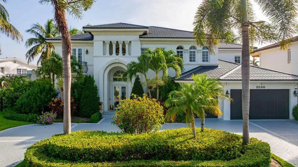 4 bedroom 4 bath Residential for sale at 2530 NE 31ST Court, Lighthouse Point FL 33064