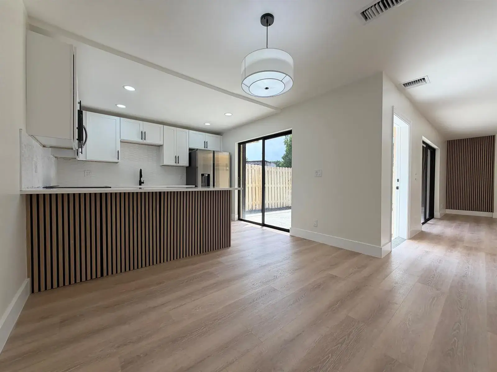 2 bedroom 2 bath Residential for sale at 169 Lake Arbor Drive, Palm Springs FL 33461