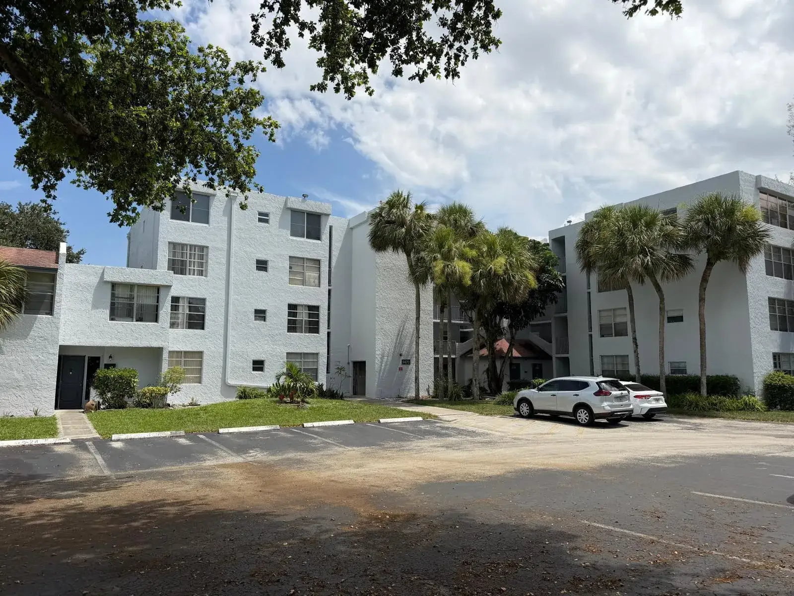 2 bedroom 2 bath Residential Lease for rent at 9470 LIVE OAK Place # 404, Davie FL 33324