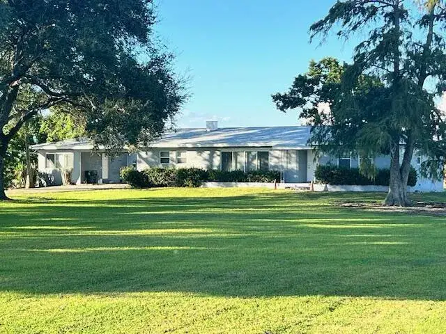 4 bedroom 3 bath Residential Lease for rent at 2801 W CANAL Street N, Belle Glade FL 33430