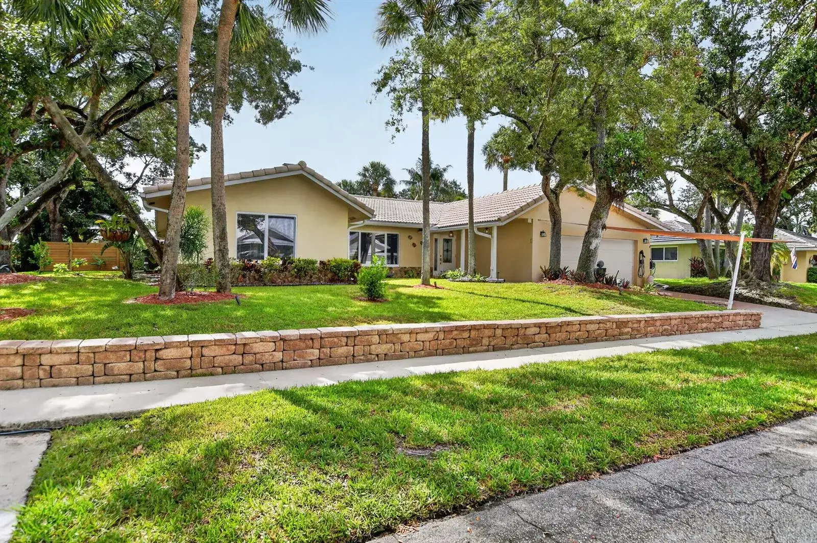 4 bedroom 2 bath Residential for sale at 32 SW 14TH Avenue, Boca Raton FL 33486