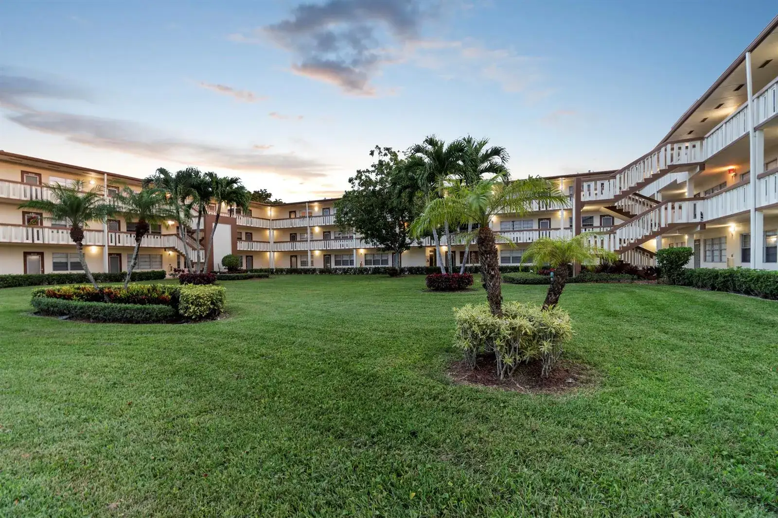 2 bedroom 1 bath Residential for sale at 505 Mansfield M, Boca Raton FL 33434