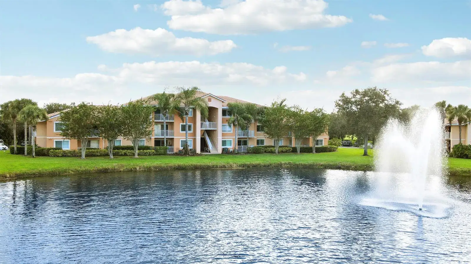 2 bedroom 2 bath Residential Lease for rent at 121 SW Palm Drive # 306, Port St. Lucie FL 34986